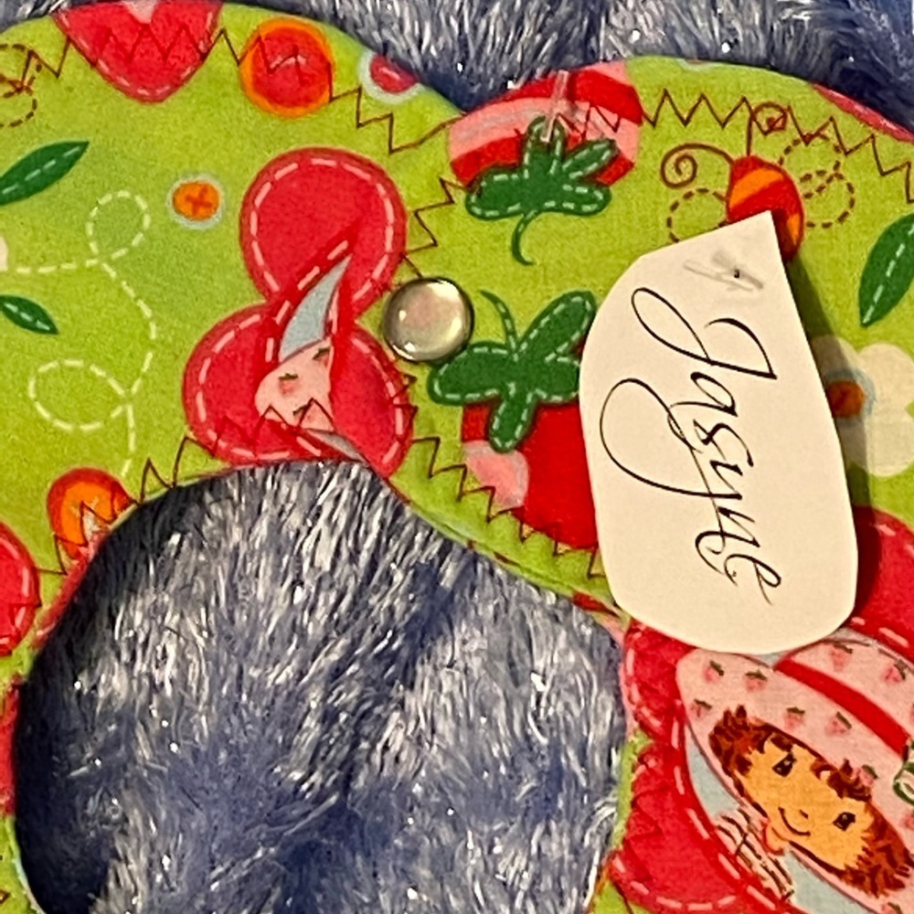 Handmade Bib Strawberry Shortcake OOAK - Picture 2 of 2